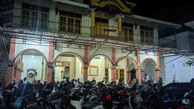 Penuh Antusias, Ratusan Alumni Ponpes Abu Zairi Hadiri Kegiatan Manaqib Jumat Kliwon