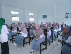 “Madrasah Go Digital: UAS Berbasis Komputer dan Handphone Berjalan Khidmat dan Tertib”